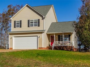 627 Old Castle Dr, Randleman, NC 27317