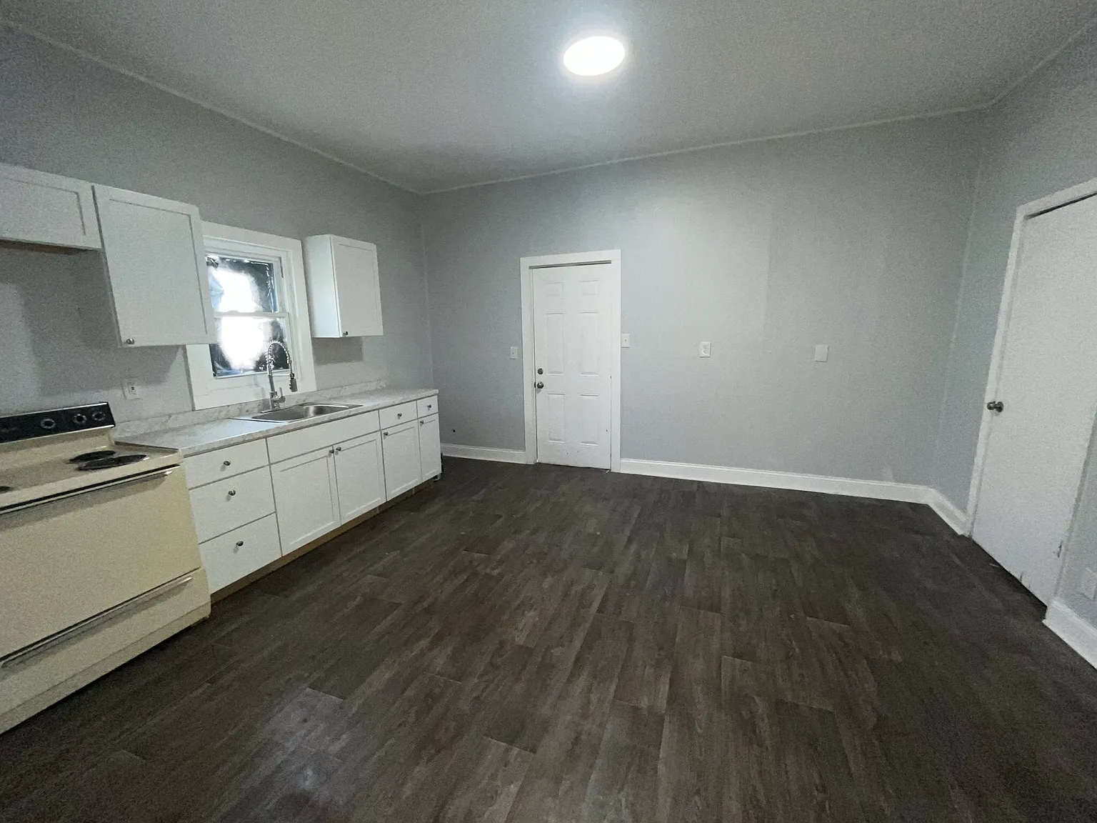 428 South 15th Street - 1 — Photo 3