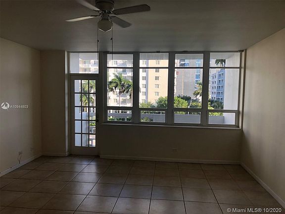 3rd image of 2121 N Bayshore Dr APT 407