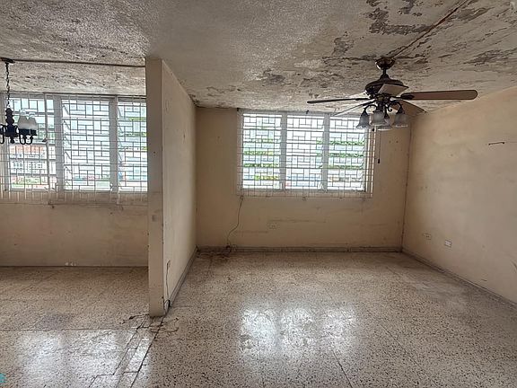 4th image of 221 15th St