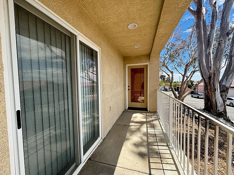 2416 W Valley Vis — Photo 29