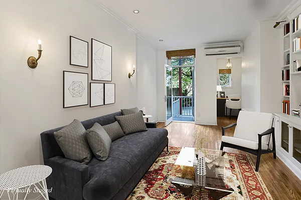 Sold by Bond New York | media 4