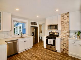 907 Wolcott Ave, Saint Joseph, MI 49085