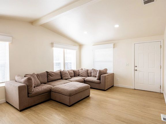 5th image of 402 63rd St Space 250