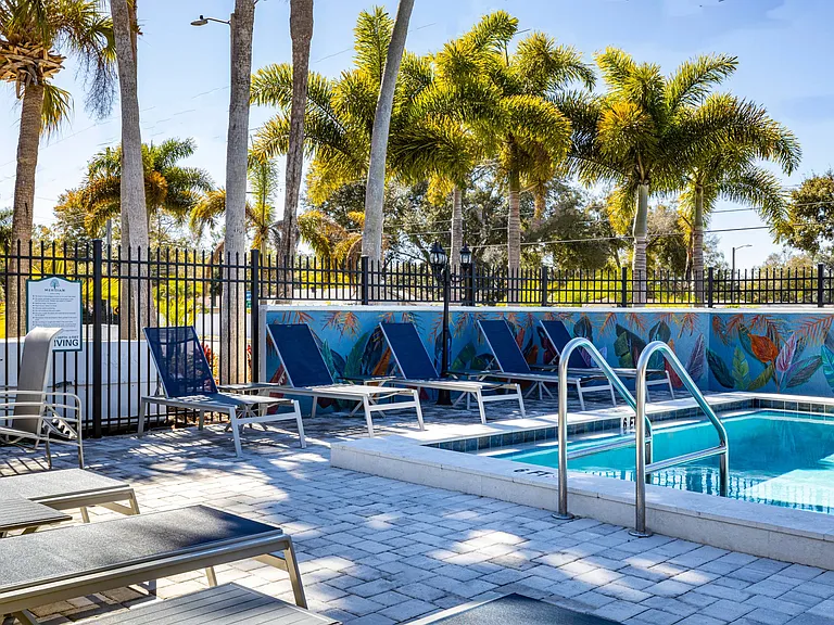 Meridian Luxury Condominiums — Photo 83