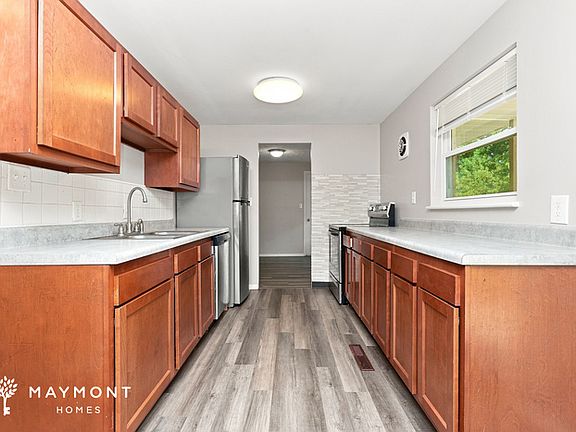 5th image of 1018 Ledro St