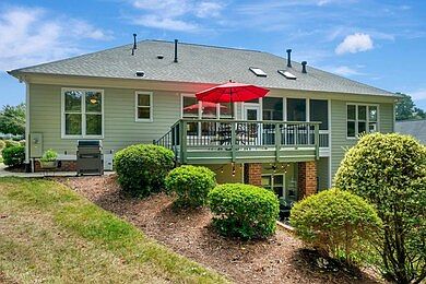 5th image of 248 Waterville St