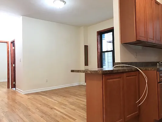 Rented by Elbe Real Estate Inc | media 5