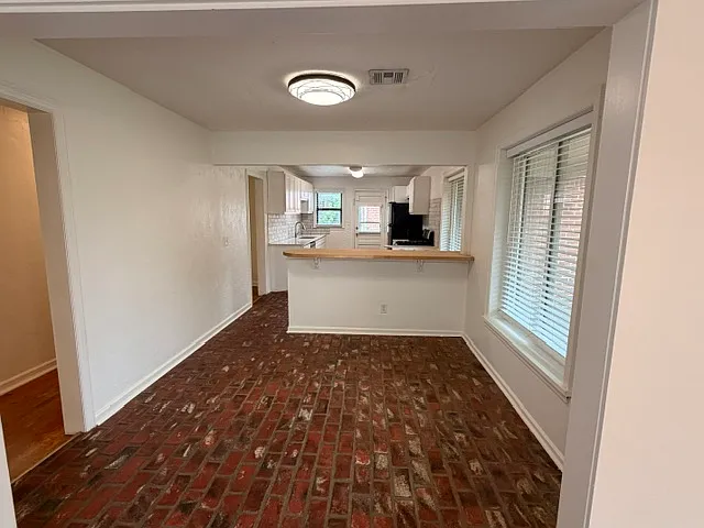 3 bed, 1217 sqft, $1,450 — Photo 4