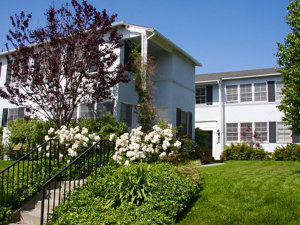 1st image of 1701 S Stearns Dr