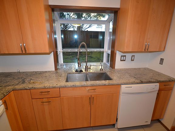 5th image of 9522 1st Ave NE APT B