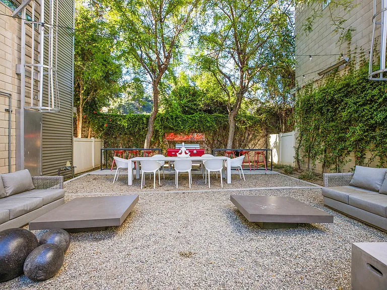 3450 Cahuenga Blvd W #801 — Photo 23