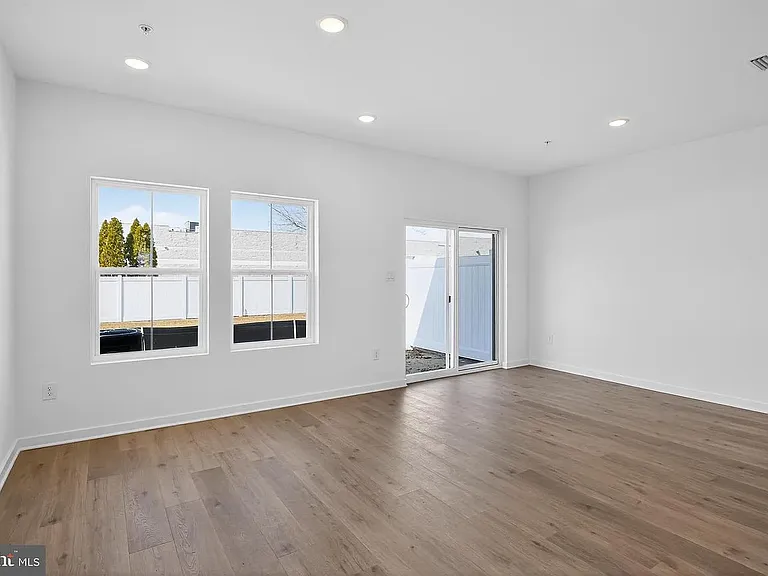 236 Clement Loop — Photo 16