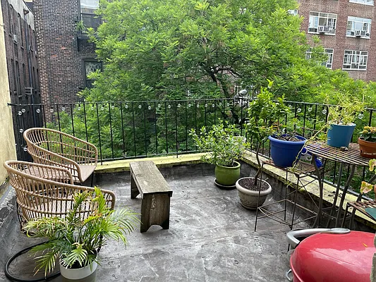 Rented by Joe Gotham LTD | media 17