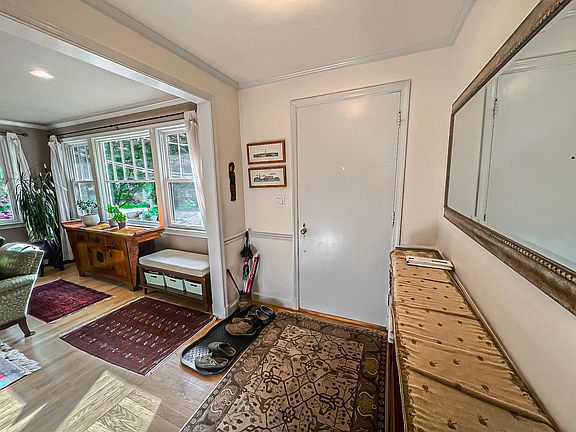 5th image of 1717 Oak Ln
