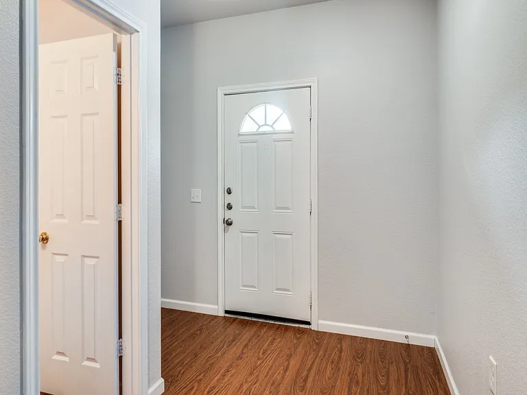 751 Pipeline Ct #A2 — Photo 1