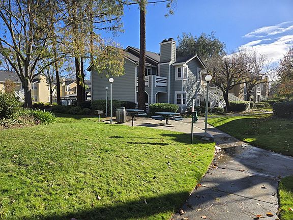4th image of 2915 N Texas St APT 109