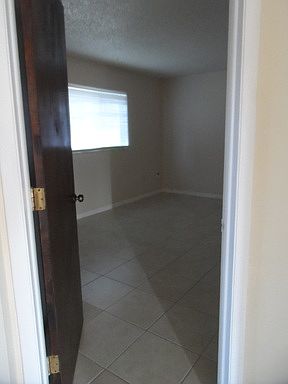 4th image of 2644 Vaughn Ct