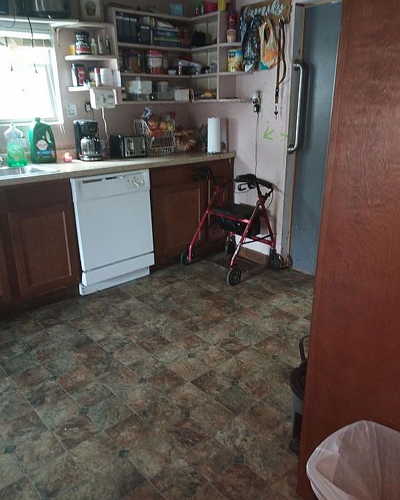 1st image of 205 S Oak St