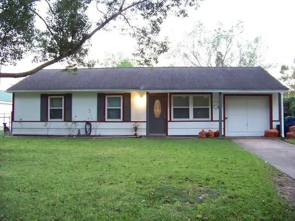 1103 Woodbine Dr, West Columbia, TX 77486