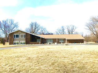220 King Arthur Ct, Elgin, IL
