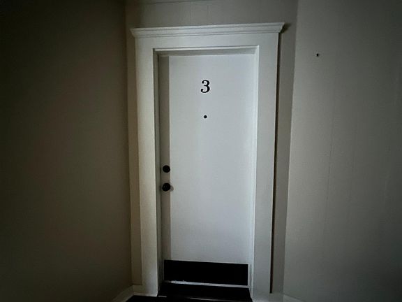4th image of 820 S L St APT 3