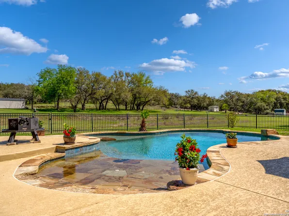 8407 Monument Oak, Boerne, TX 78015