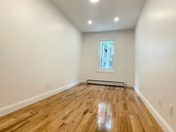 245 Newkirk Avenue image 13 of 20