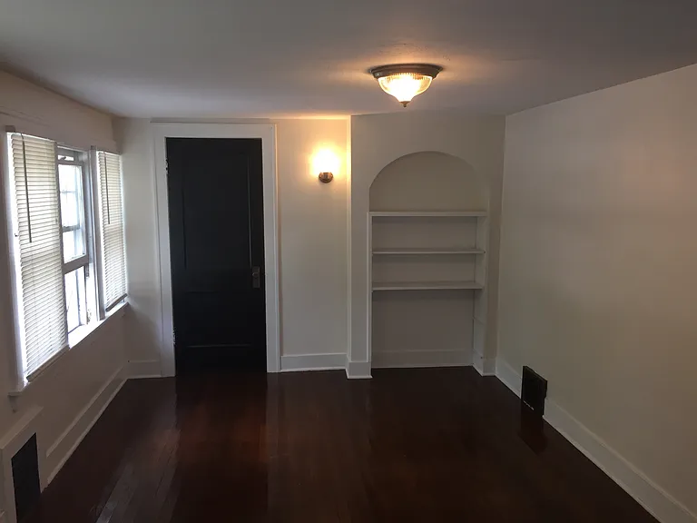 523 W Lapeer St #1/2 — Photo 12