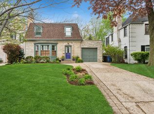 2026 McDaniel Ave, Evanston, IL 60201