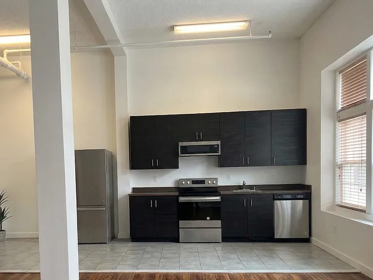 850 Grand Ave #101 — Photo 2