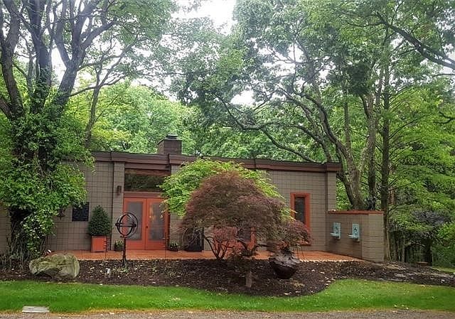 1st image of 147 Thistlewood Ln