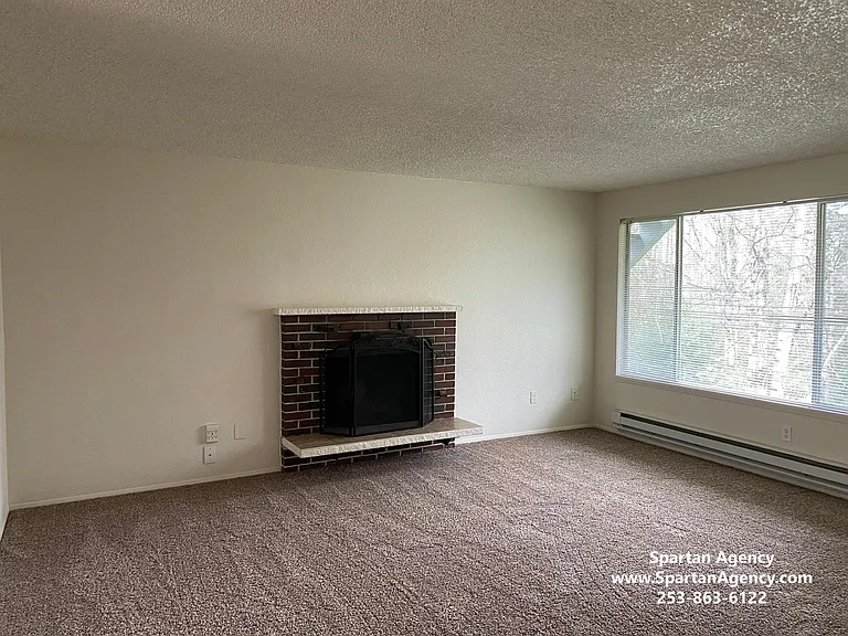10426 29th St E — Photo 5