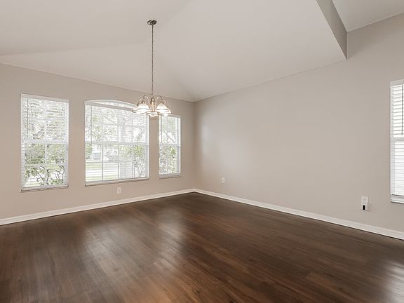 5th image of 11111 Newbridge Dr