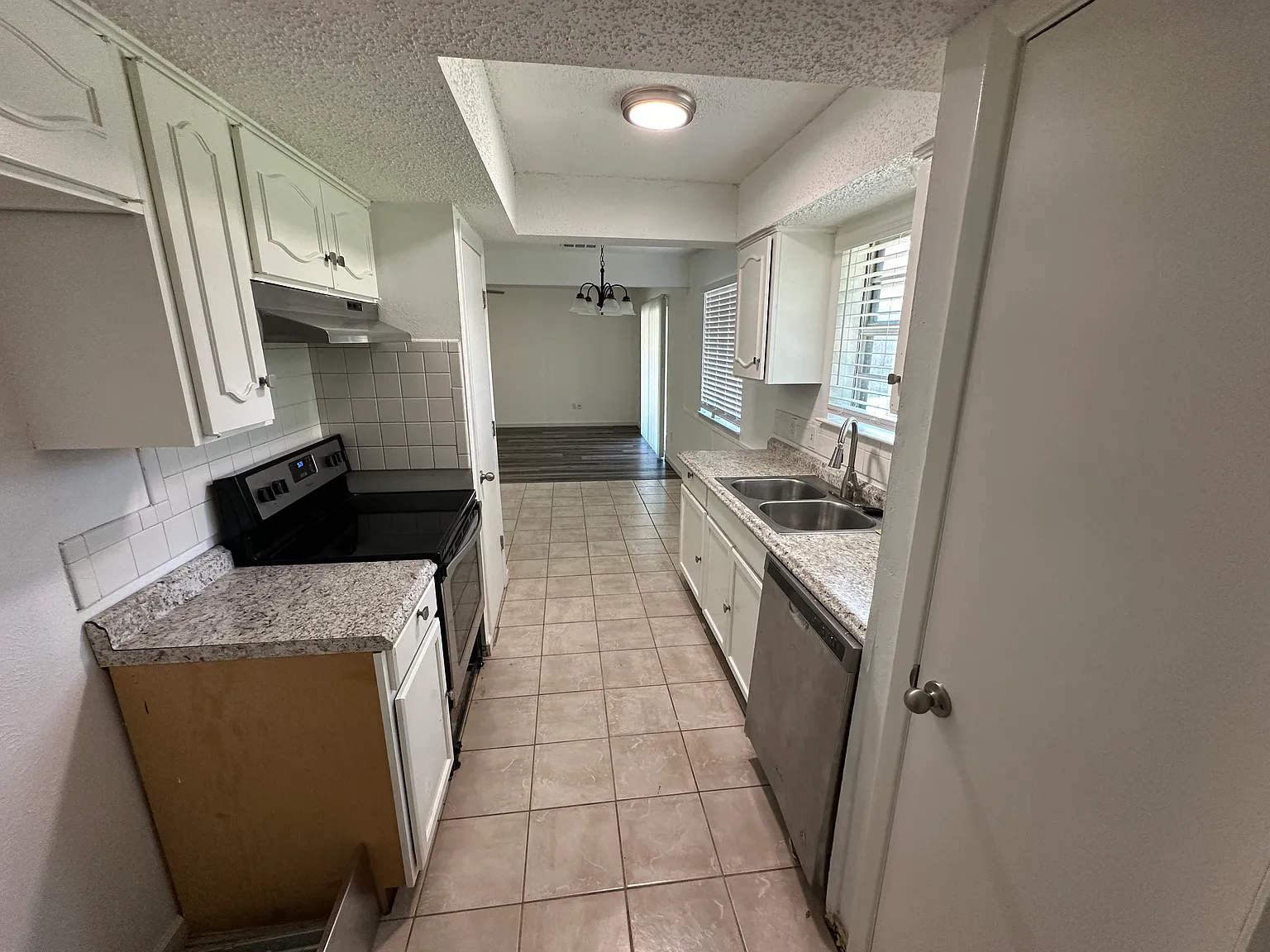 3 bed, 1140 sqft, $1,795 — Photo 4