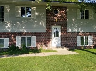 500 Henderson St, Olin, IA 52320