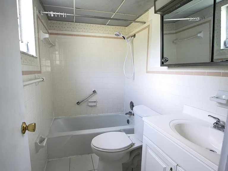 220 Lucerne Ave #1 — Photo 10