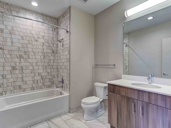 3rd image of 1800 W Chicago Ave #413