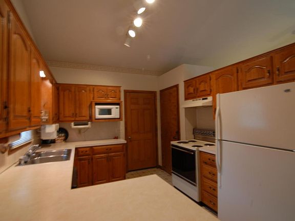 3rd image of 1490 Beckwith Ave NE