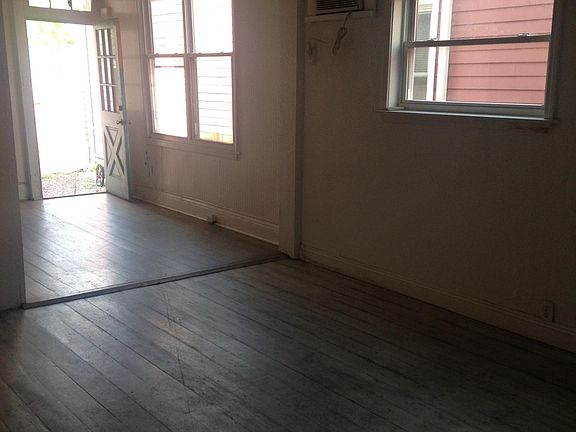 4th image of 3120 Laurel St APT A
