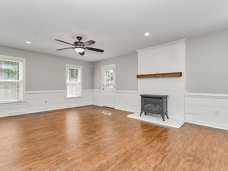 9395 Blacksmith Dr — Photo 12