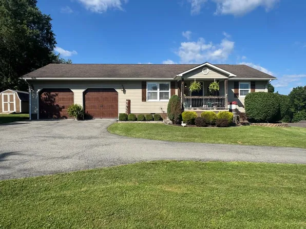 1609 Gatewood Rd, Fayetteville, WV 25840