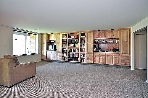 5th image of 6 Woodcrest Dr Unit 6