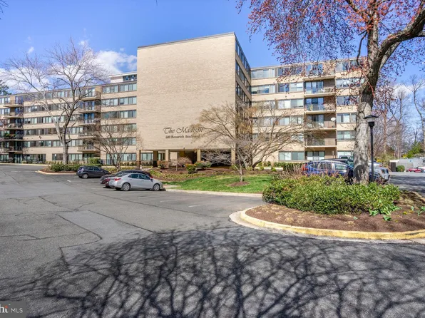 600 Roosevelt Blvd APT 412, Falls Church, VA 22044