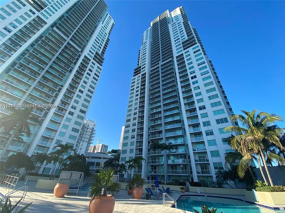 244 Biscayne Blvd #3708