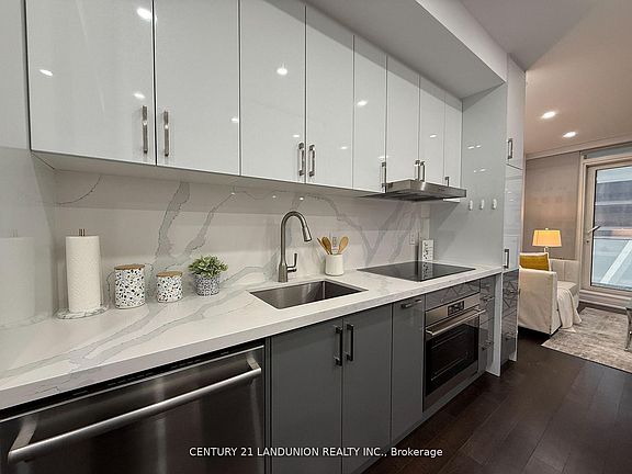 4th image of 1 Bloor St E #1508