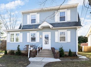 22 Ridgeway Ave, Oaklyn, NJ 08107