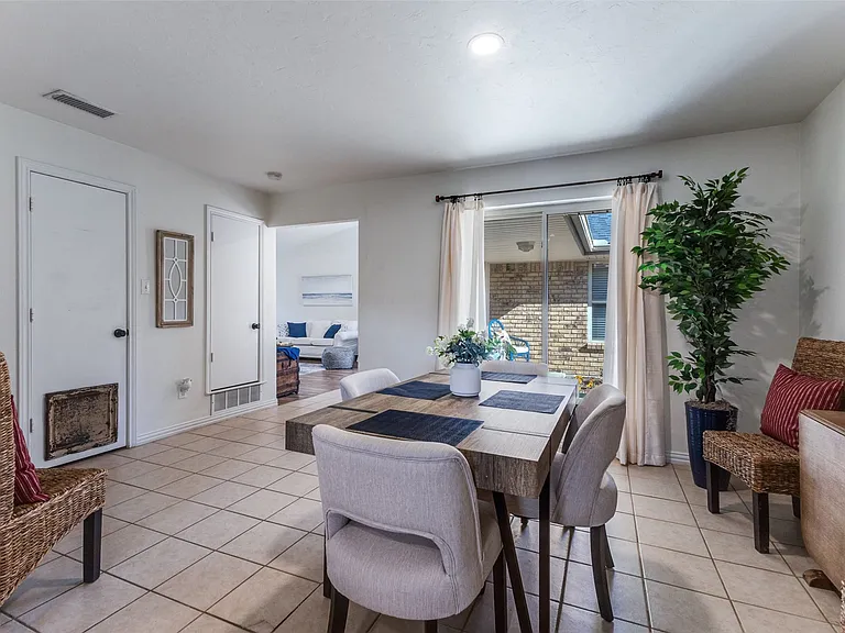 505 Wildwood Ter — Photo 12