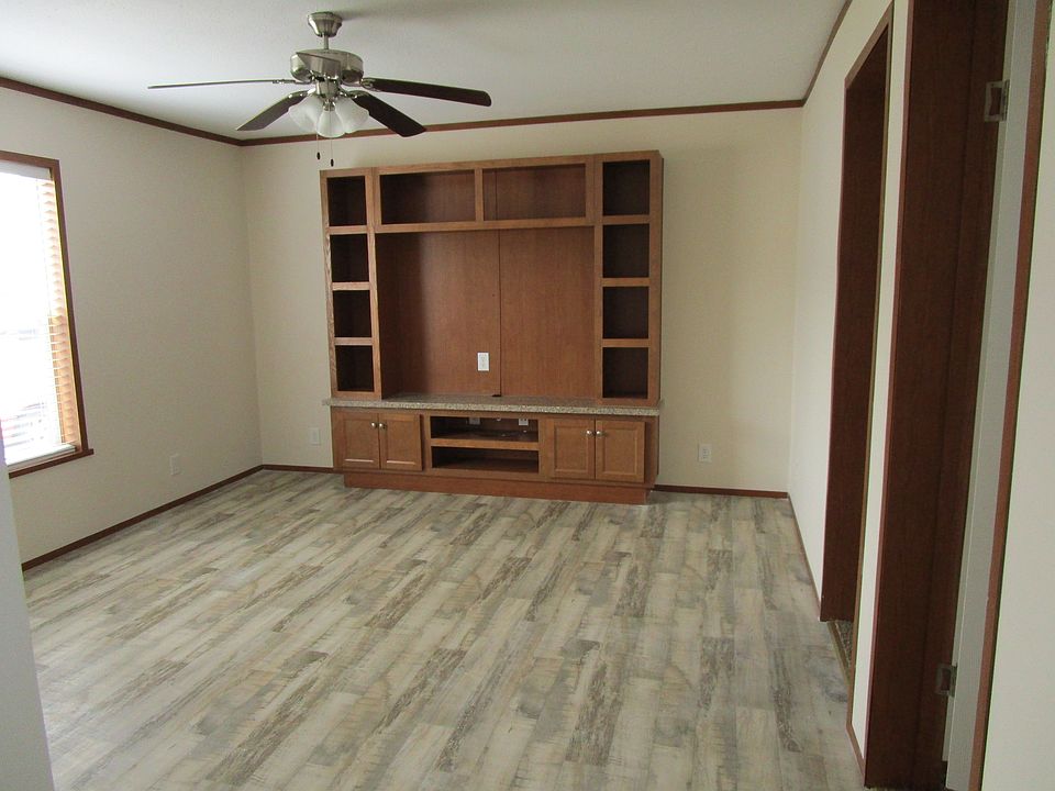 2nd image of 3917 Rivers Point
