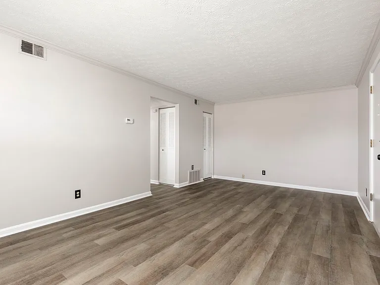 7402 Six Mile Ln #9 — Photo 7